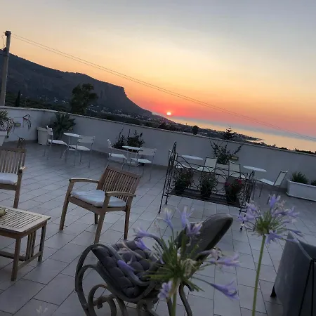 Bed & Breakfast Casale Belvedere Vista Mare 3*