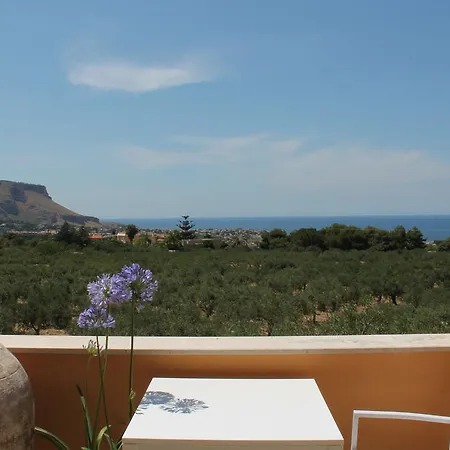 ベッド・アンド・ブレックファスト Casale Belvedere Vista Mare ヴァルデーリチェ
