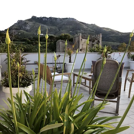 Casale Belvedere Vista Mare 4*