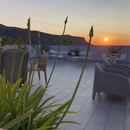 Casale Belvedere Vista Mare ベッド・アンド・ブレックファスト ヴァルデーリチェ