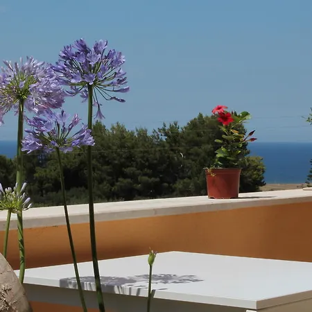 ベッド・アンド・ブレックファスト Casale Belvedere Vista Mare ヴァルデーリチェ
