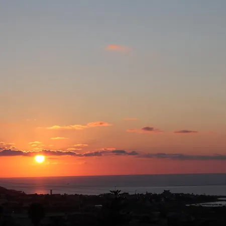 Casale Belvedere Vista Mare ヴァルデーリチェ